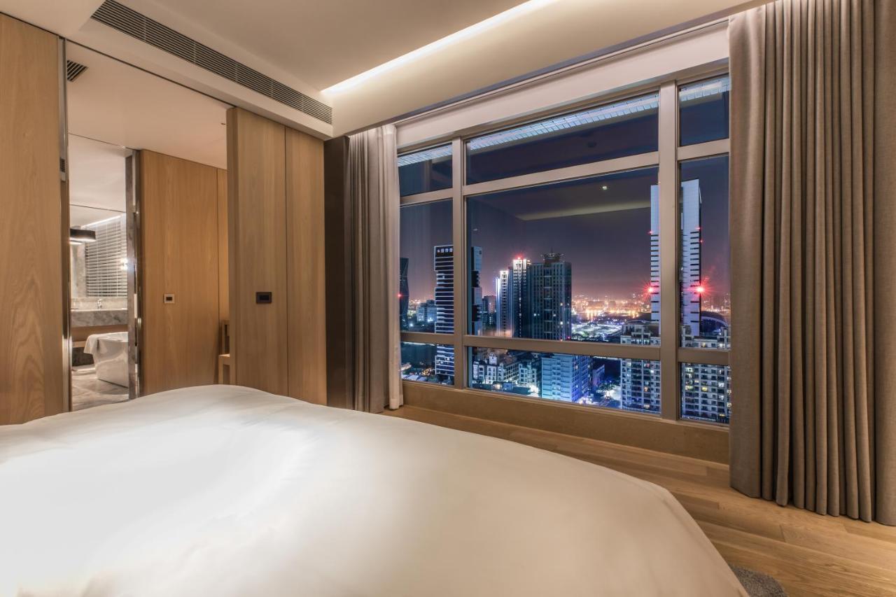 Silks Club Hotel Каосюн Екстериор снимка A bedroom at the hotel