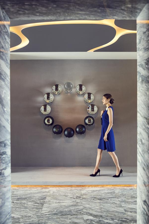 Silks Club Hotel Каосюн Екстериор снимка The 12-Ball Clock